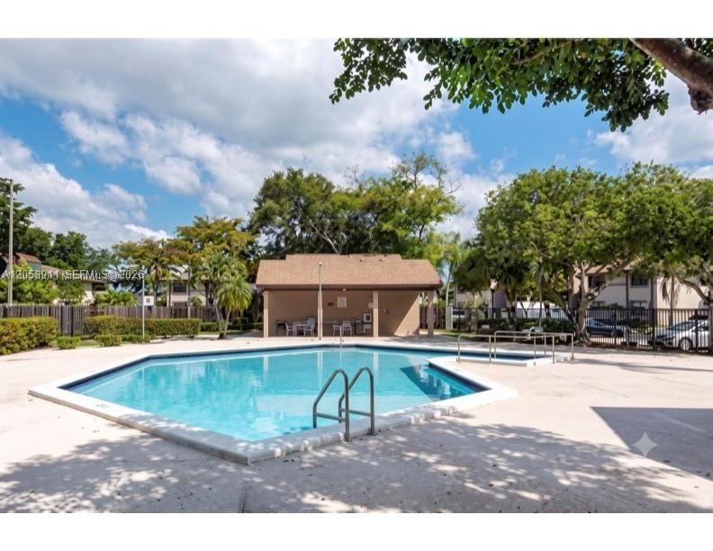 For Rent: $2,100 (2 beds, 2 baths, 1100 Square Feet)