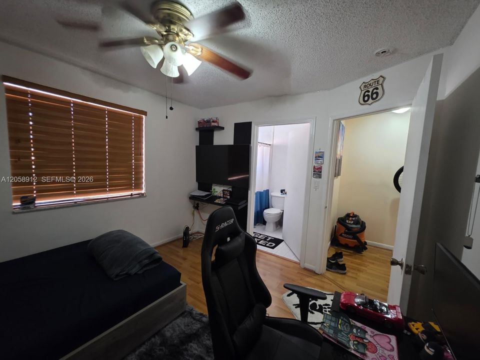 For Sale: $299,888 (2 beds, 2 baths, 1020 Square Feet)