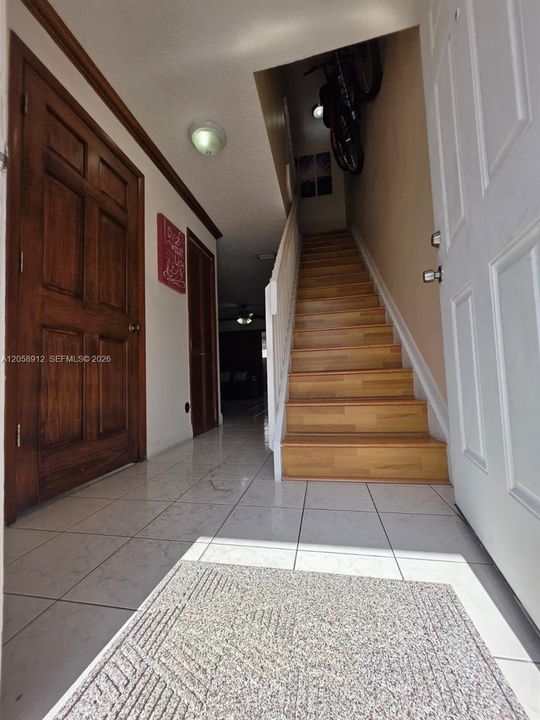 For Sale: $299,888 (2 beds, 2 baths, 1020 Square Feet)
