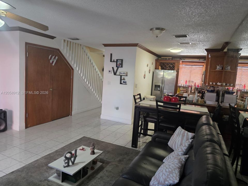 For Sale: $299,888 (2 beds, 2 baths, 1020 Square Feet)