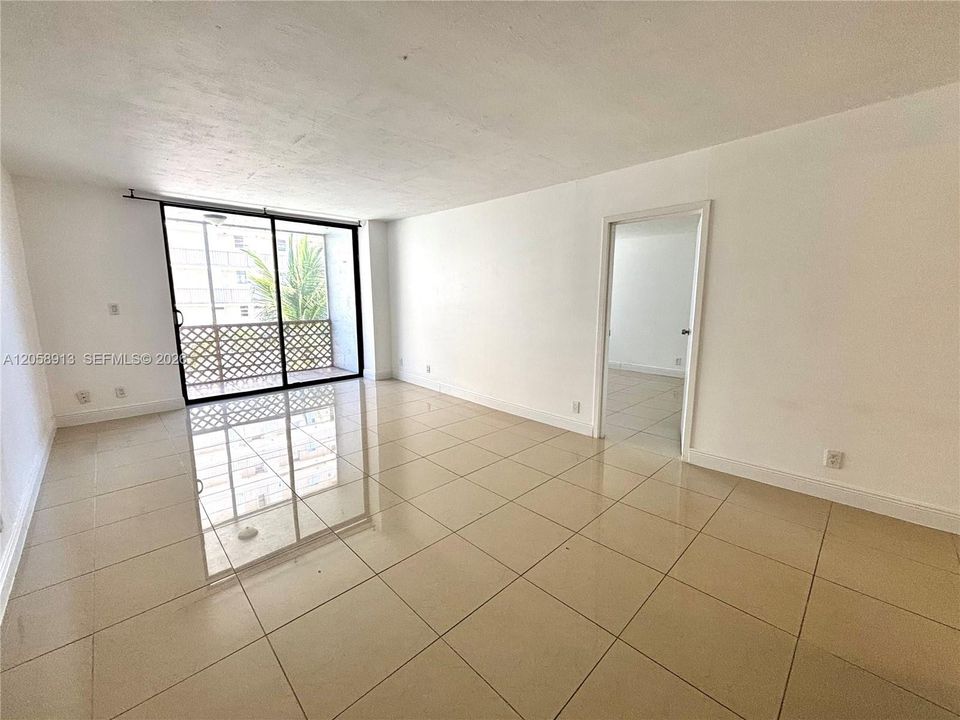 В аренду: $1,800 (1 спален, 1 ванн, 772 Квадратных фут)