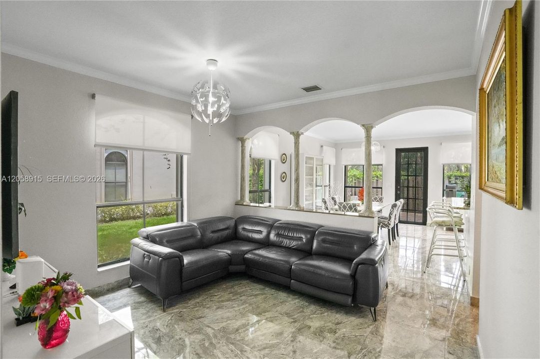 For Sale: $639,900 (3 beds, 2 baths, 1854 Square Feet)