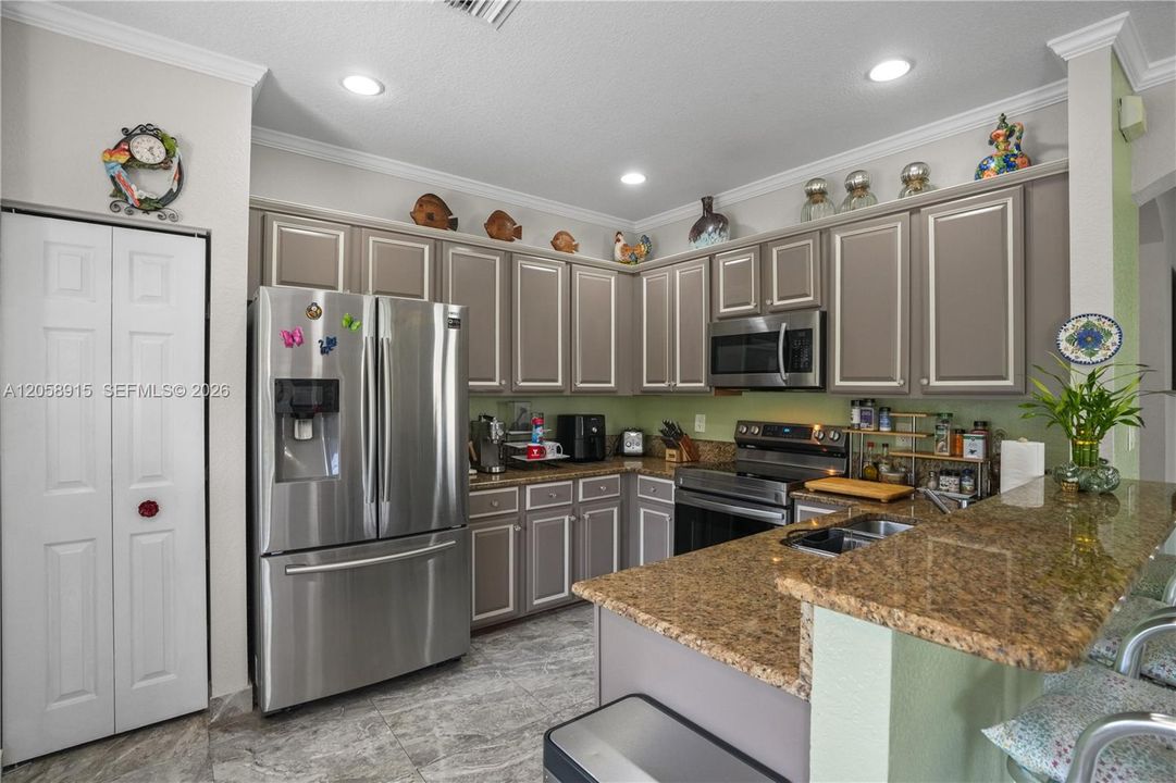 For Sale: $639,900 (3 beds, 2 baths, 1854 Square Feet)