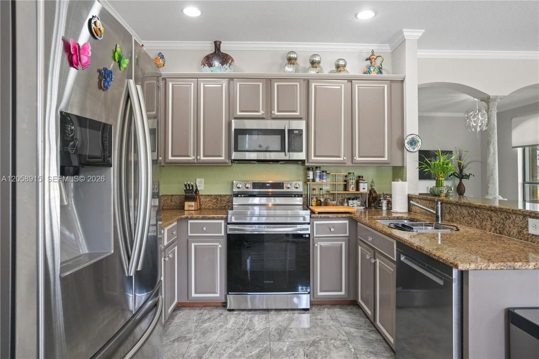 For Sale: $639,900 (3 beds, 2 baths, 1854 Square Feet)