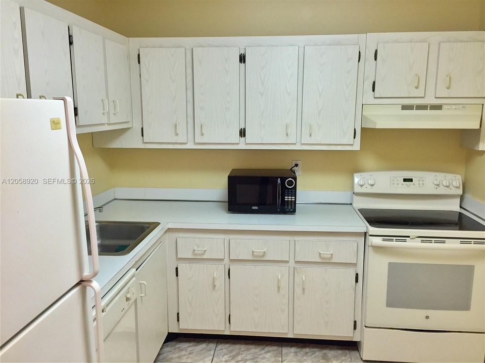 В аренду: $1,870 (1 спален, 1 ванн, 712 Квадратных фут)