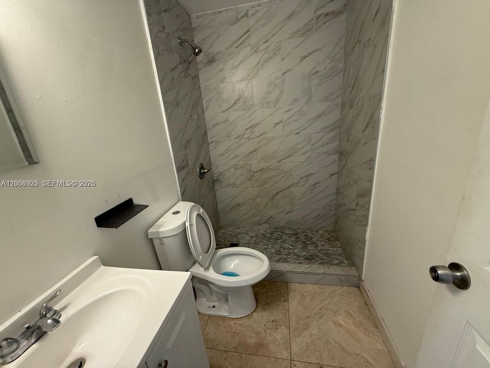 For Rent: $2,080 (3 beds, 1 baths, 1100 Square Feet)