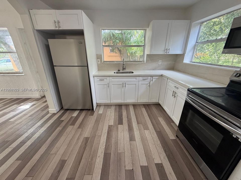For Rent: $2,080 (3 beds, 1 baths, 1100 Square Feet)
