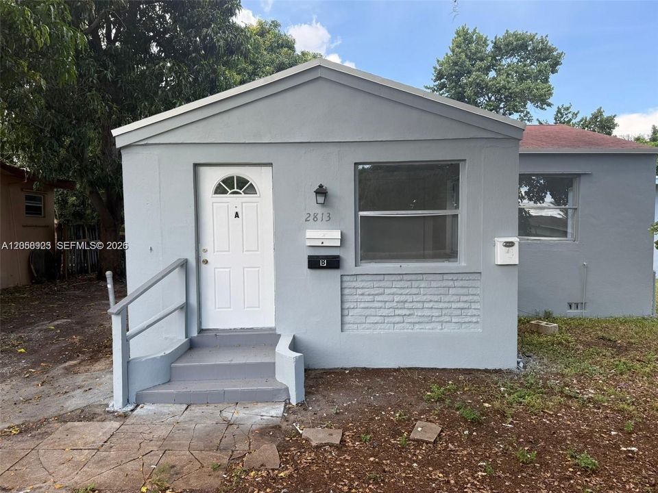 For Rent: $2,080 (3 beds, 1 baths, 1100 Square Feet)