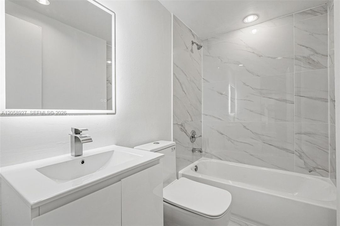 В аренду: $2,600 (2 спален, 2 ванн, 900 Квадратных фут)