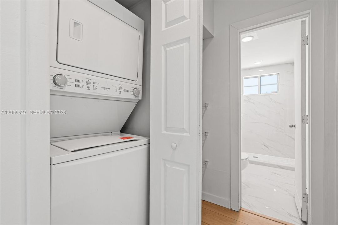 В аренду: $2,600 (2 спален, 2 ванн, 900 Квадратных фут)