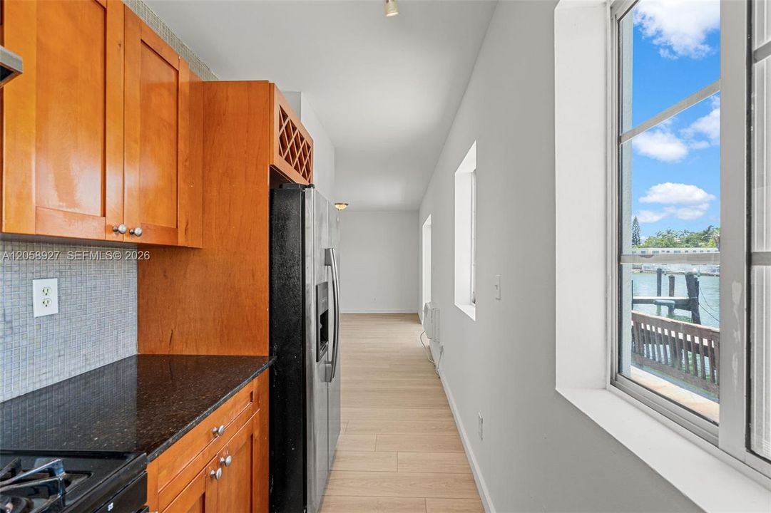В аренду: $2,600 (2 спален, 2 ванн, 900 Квадратных фут)