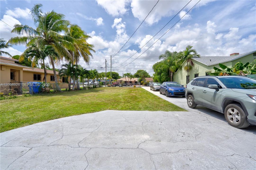 For Rent: $2,450 (2 beds, 1 baths, 650 Square Feet)