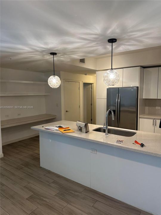 В аренду: $4,700 (2 спален, 2 ванн, 1384 Квадратных фут)