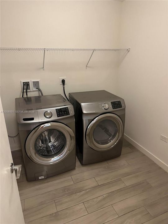 В аренду: $4,700 (2 спален, 2 ванн, 1384 Квадратных фут)