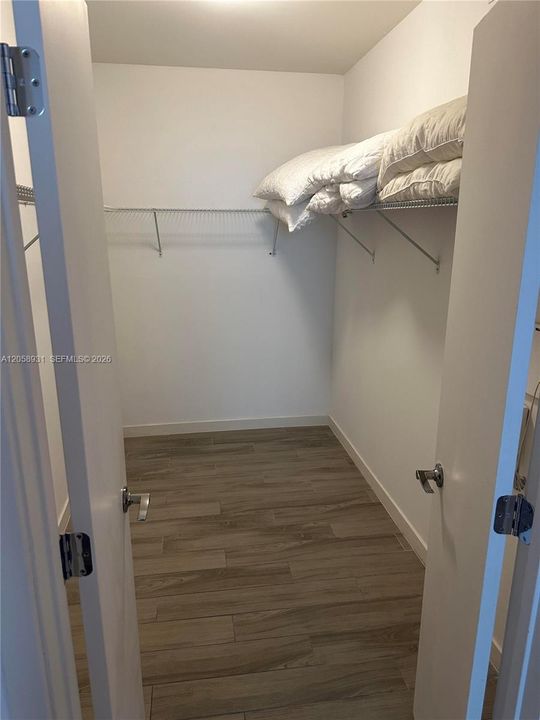 В аренду: $4,700 (2 спален, 2 ванн, 1384 Квадратных фут)