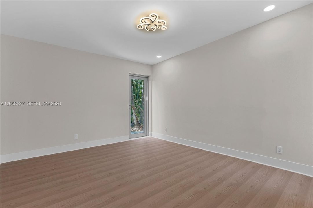 For Sale: $535,000 (3 beds, 2 baths, 1268 Square Feet)