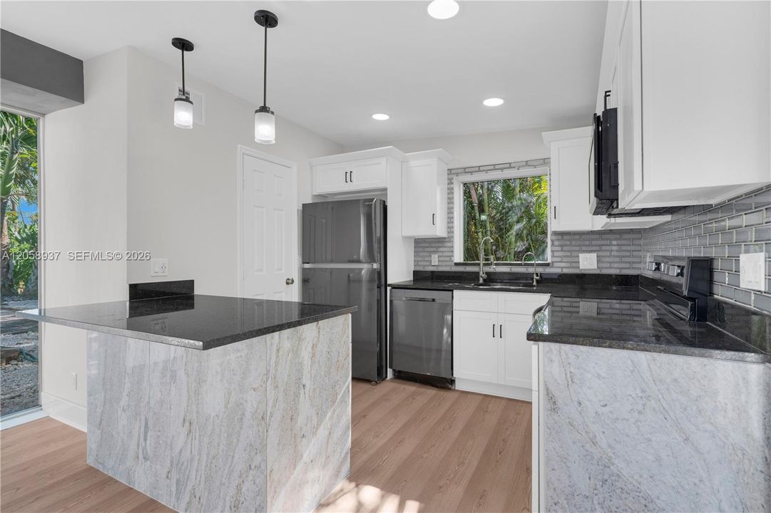 For Sale: $535,000 (3 beds, 2 baths, 1268 Square Feet)