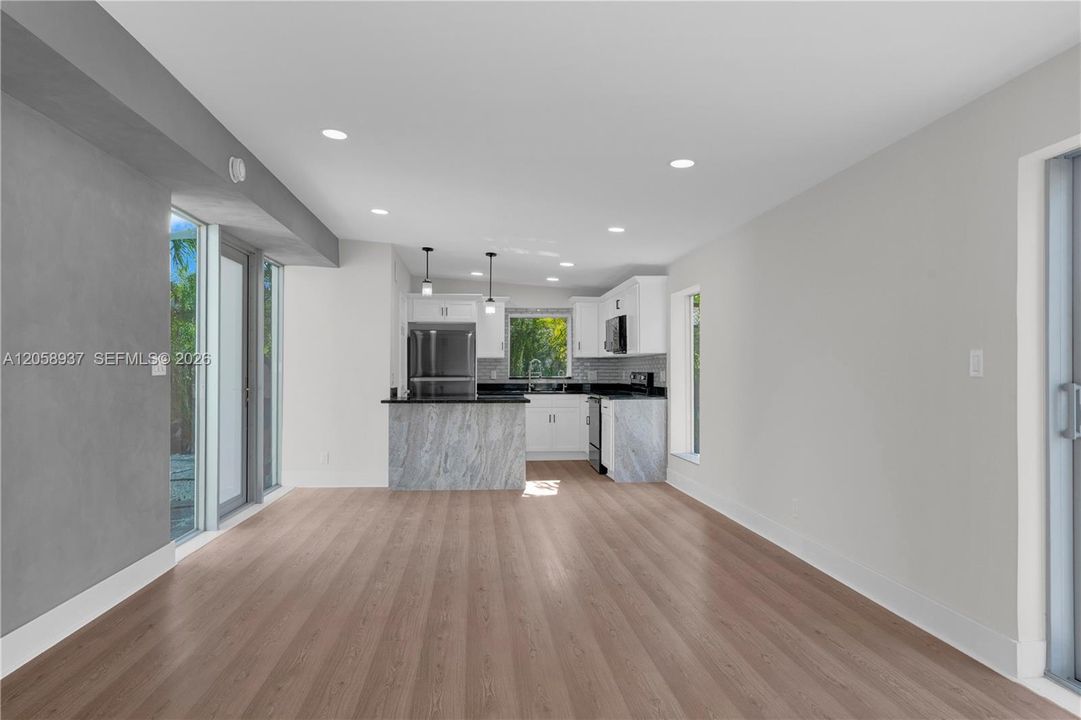 For Sale: $535,000 (3 beds, 2 baths, 1268 Square Feet)