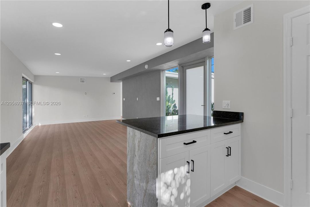For Sale: $535,000 (3 beds, 2 baths, 1268 Square Feet)