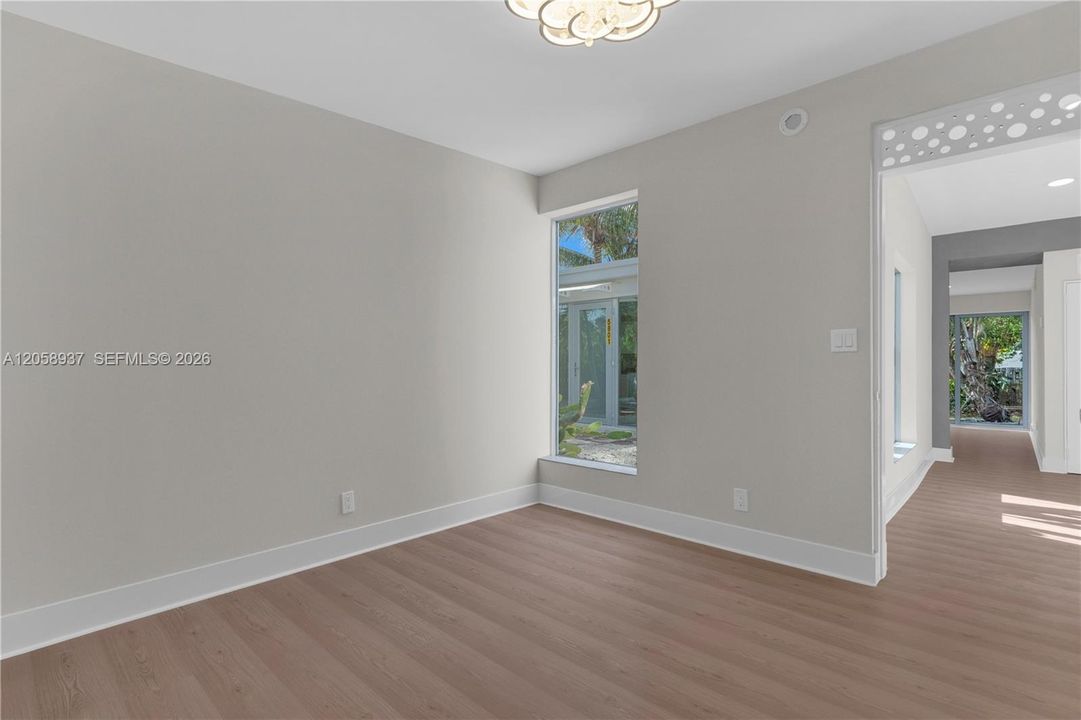 For Sale: $535,000 (3 beds, 2 baths, 1268 Square Feet)