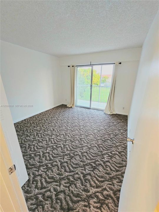 На продажу: $163,900 (2 спален, 2 ванн, 1044 Квадратных фут)