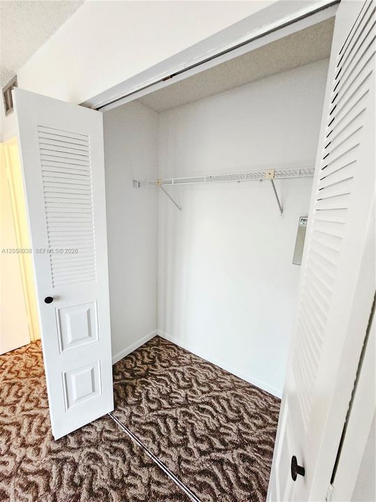 На продажу: $163,900 (2 спален, 2 ванн, 1044 Квадратных фут)