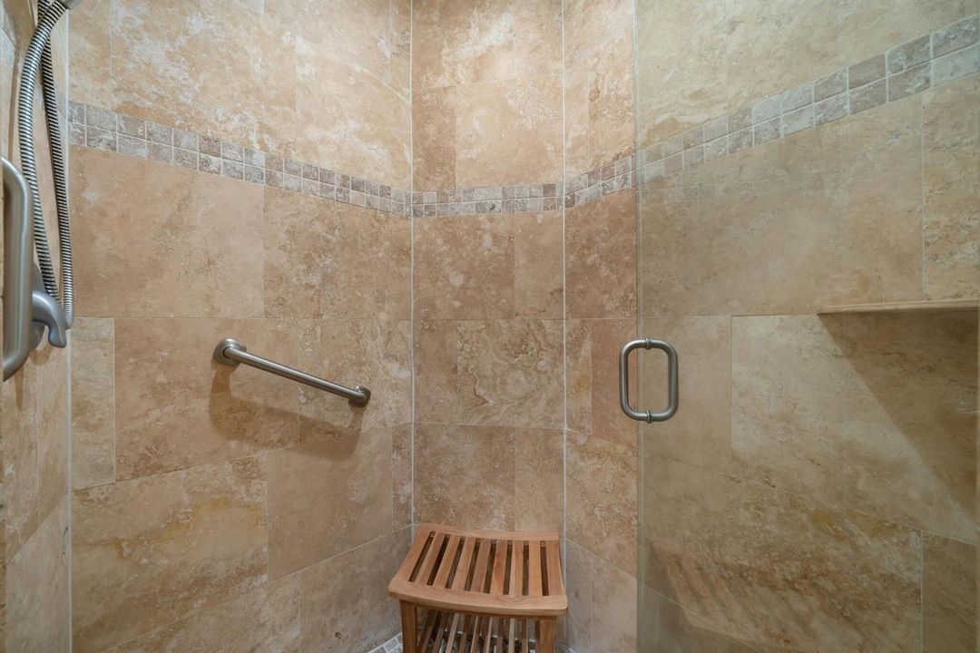 interior - master bathroom 4