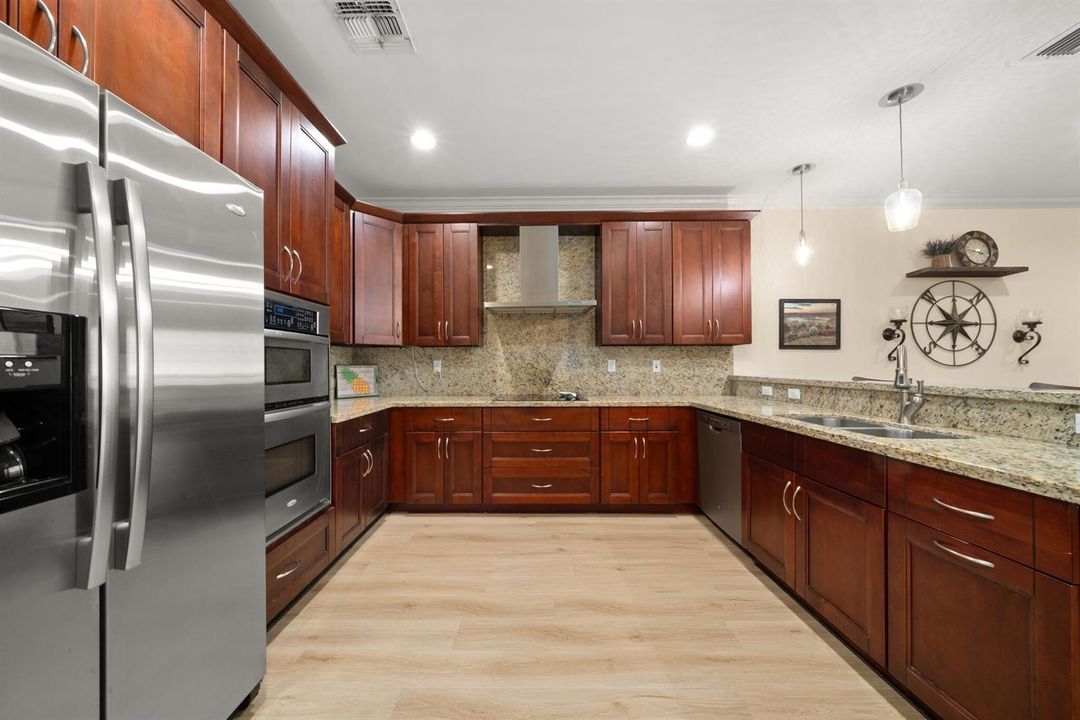 interior - kitchen 2