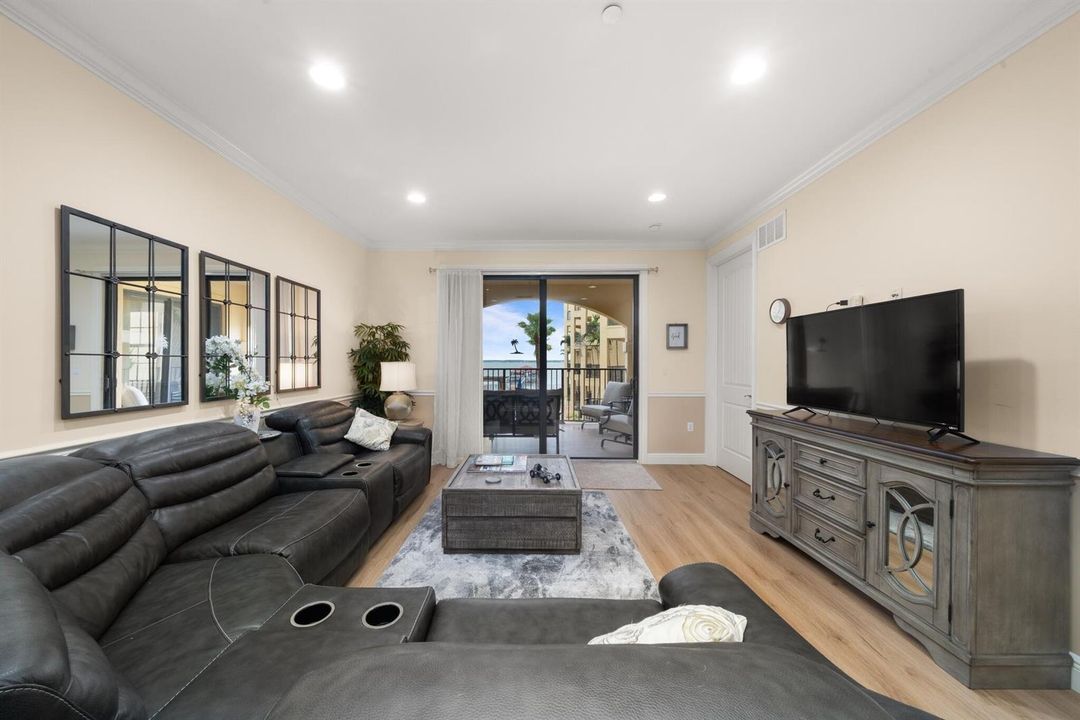 interior - living room 2