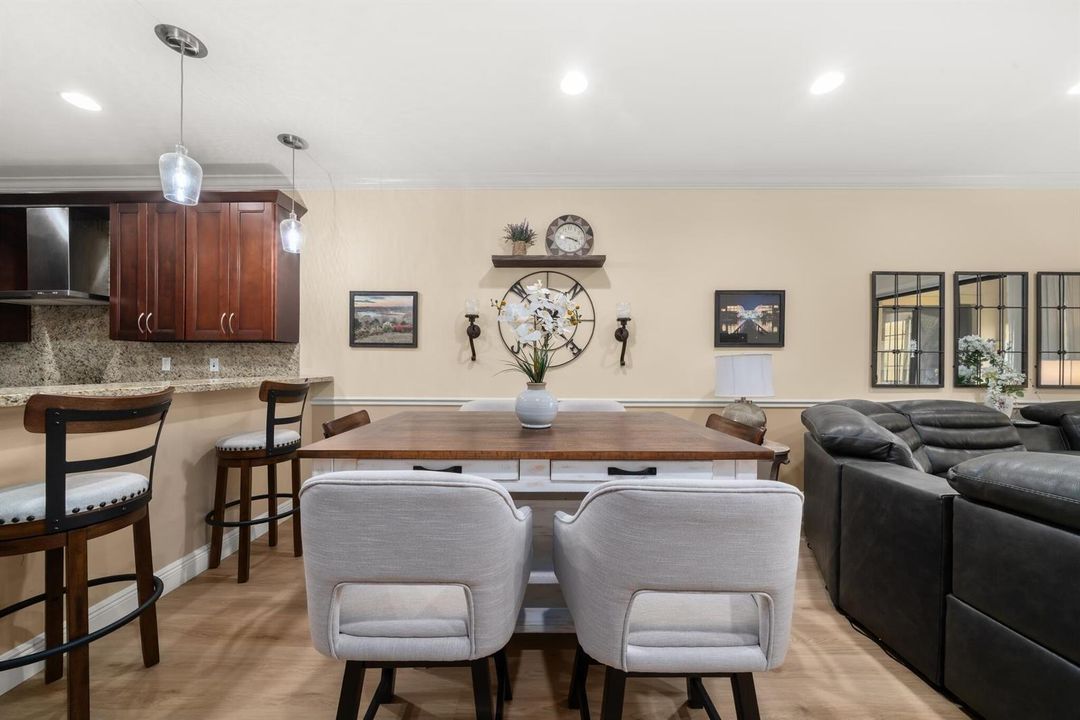 interior - dining room 2