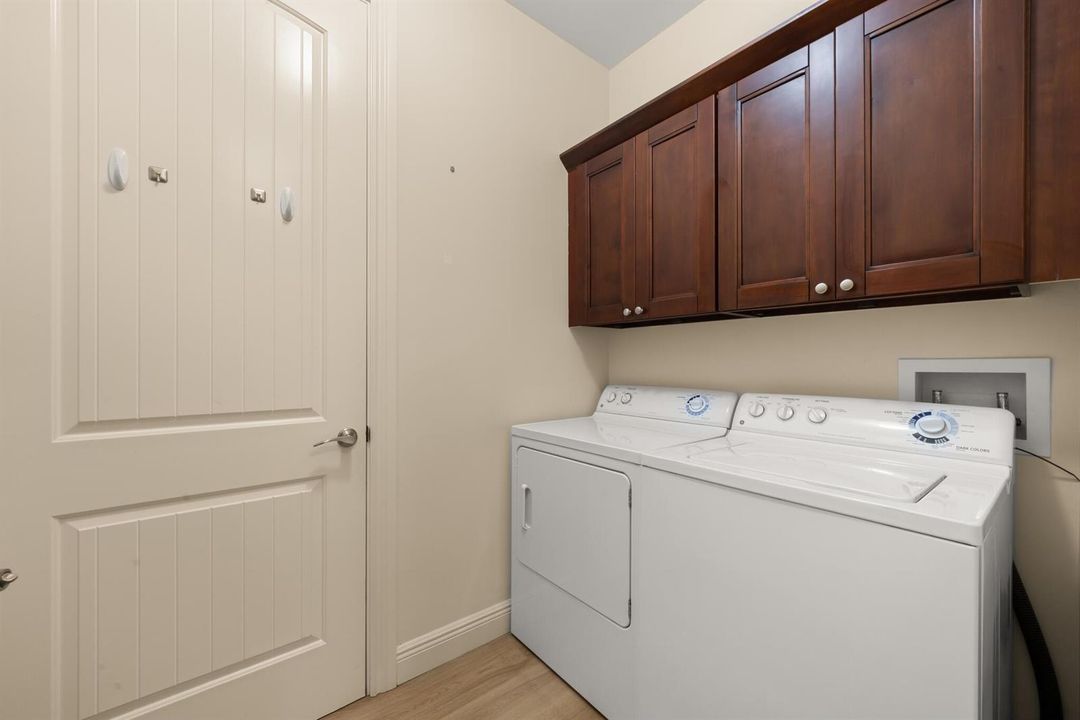 interior - laundry 1