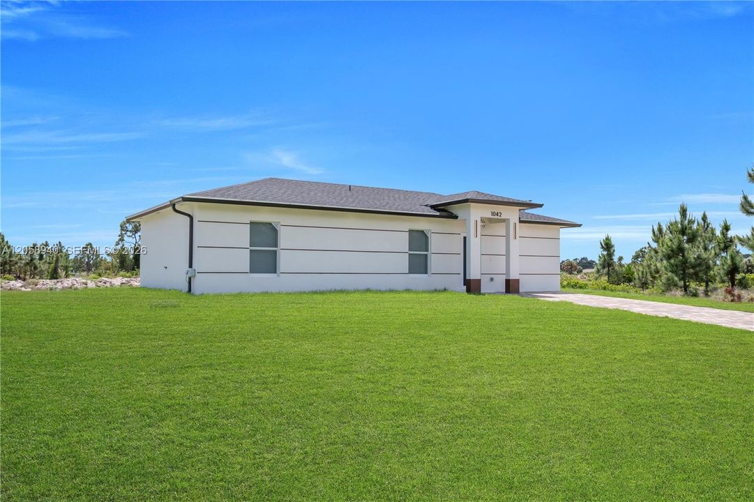 For Sale: $245,700 (3 beds, 2 baths, 1148 Square Feet)