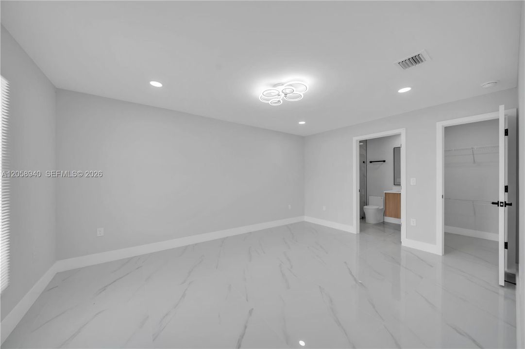 For Sale: $245,700 (3 beds, 2 baths, 1148 Square Feet)