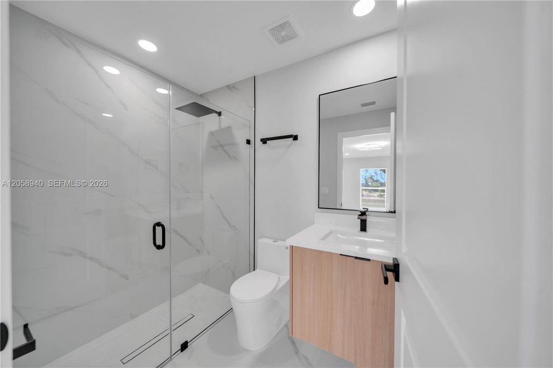 For Sale: $245,700 (3 beds, 2 baths, 1148 Square Feet)