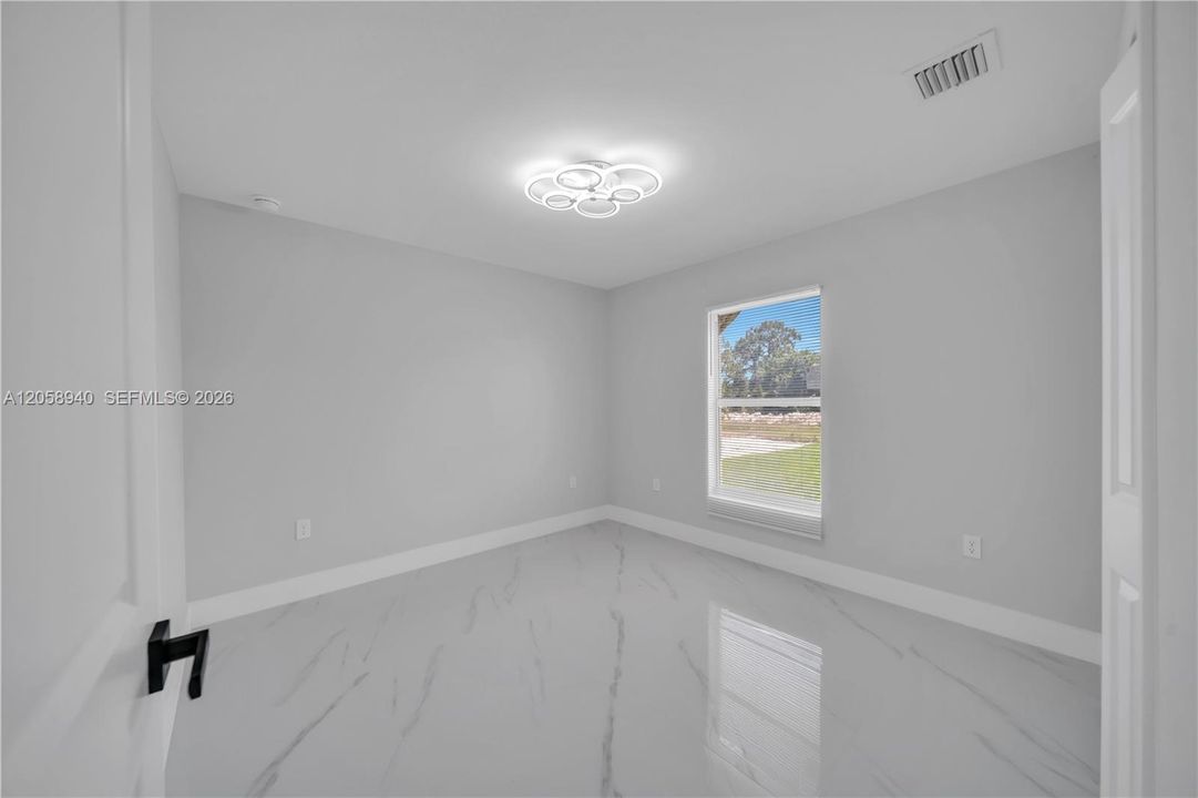 For Sale: $245,700 (3 beds, 2 baths, 1148 Square Feet)