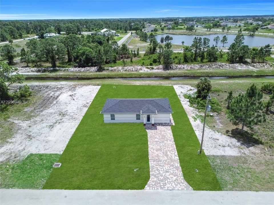 For Sale: $245,700 (3 beds, 2 baths, 1148 Square Feet)