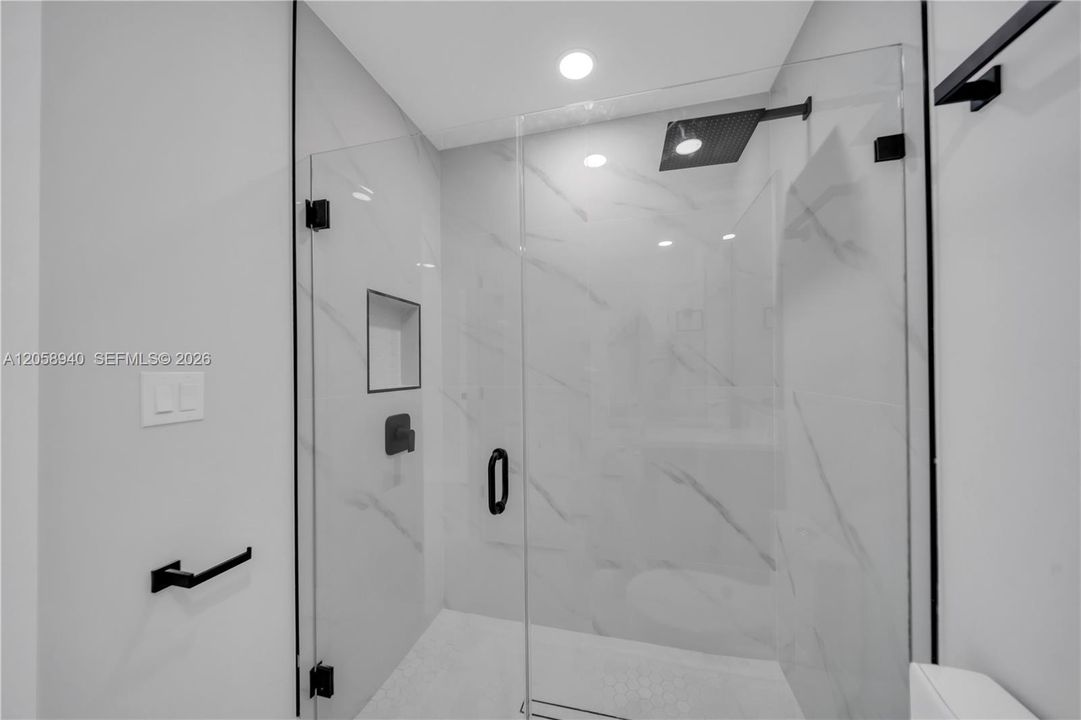 For Sale: $245,700 (3 beds, 2 baths, 1148 Square Feet)