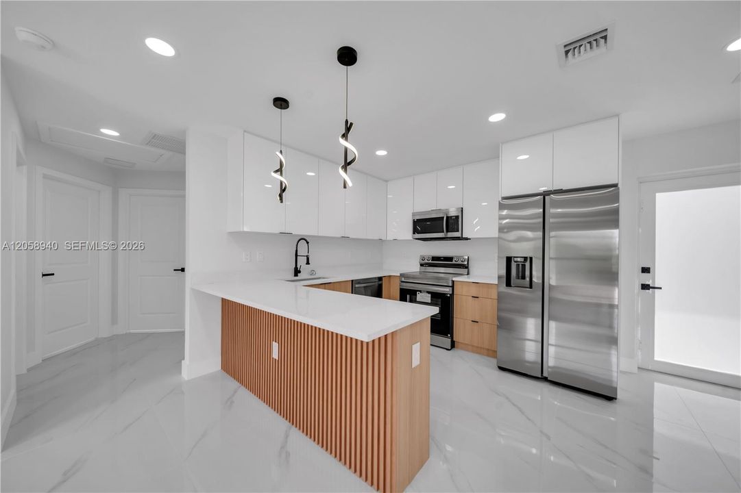 For Sale: $245,700 (3 beds, 2 baths, 1148 Square Feet)