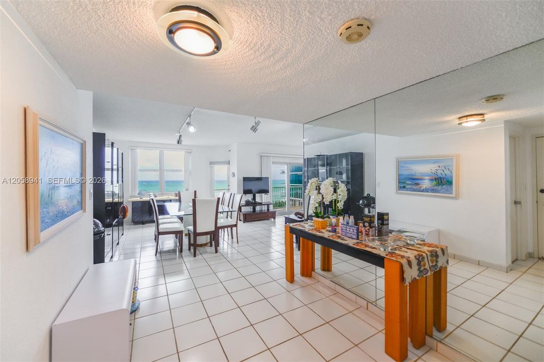 For Rent: $4,200 (3 beds, 2 baths, 1780 Square Feet)