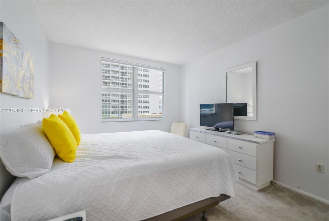 For Rent: $4,200 (3 beds, 2 baths, 1780 Square Feet)