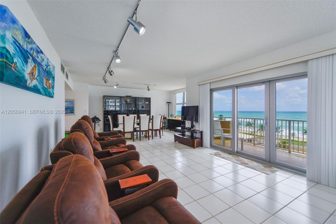 For Rent: $4,200 (3 beds, 2 baths, 1780 Square Feet)