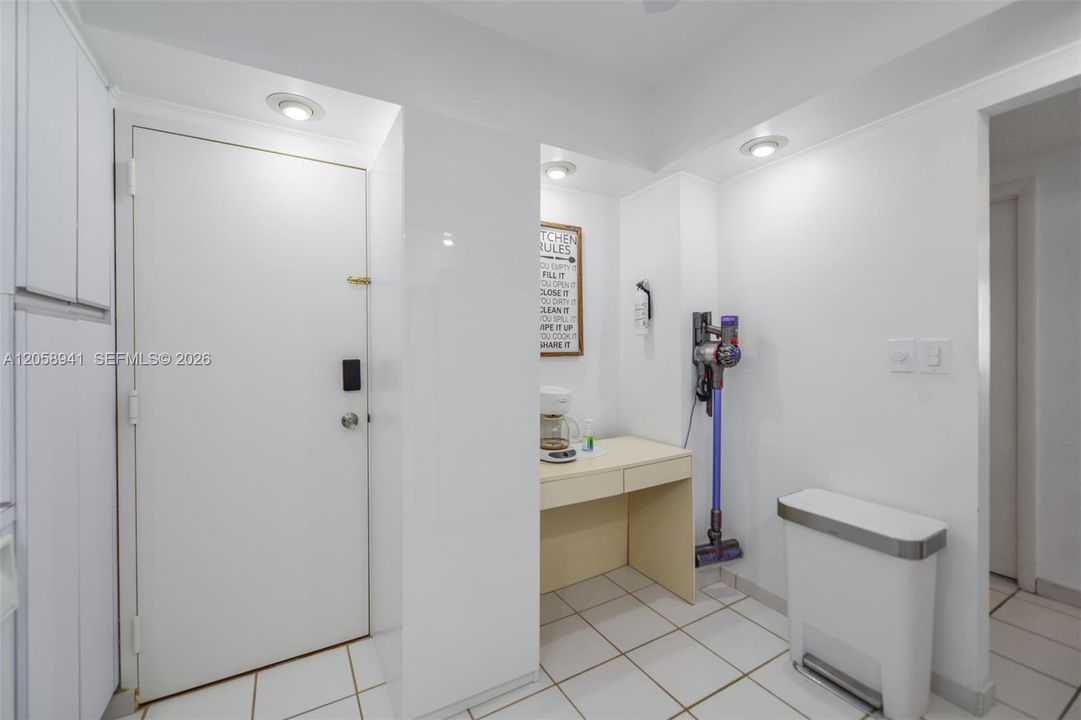 For Rent: $4,200 (3 beds, 2 baths, 1780 Square Feet)