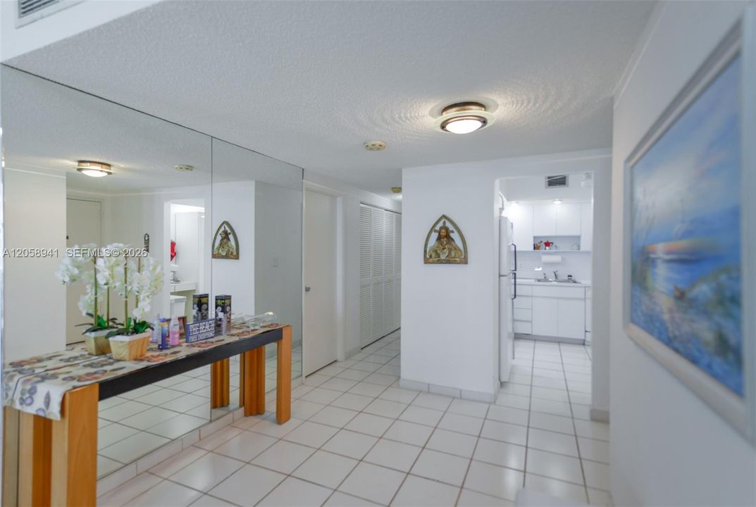 For Rent: $4,200 (3 beds, 2 baths, 1780 Square Feet)