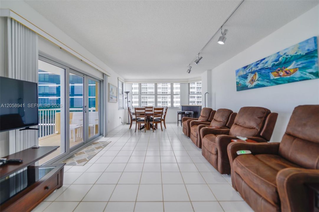 For Rent: $4,200 (3 beds, 2 baths, 1780 Square Feet)