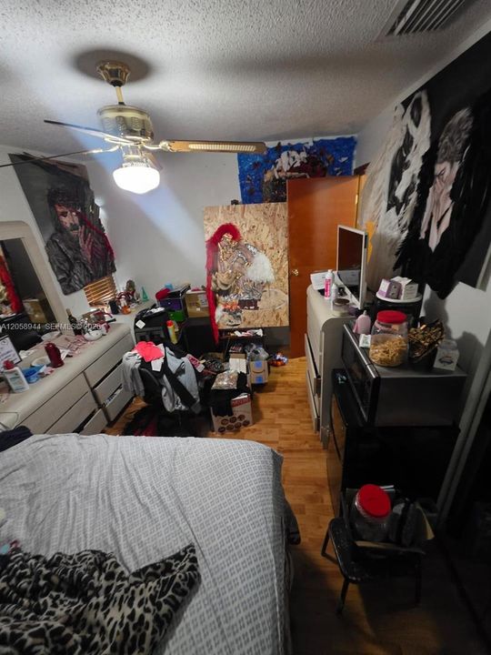 В аренду: $800 (1 спален, 0 ванн, 0 Квадратных фут)