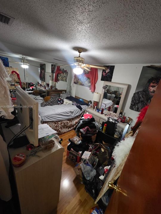 В аренду: $800 (1 спален, 0 ванн, 0 Квадратных фут)