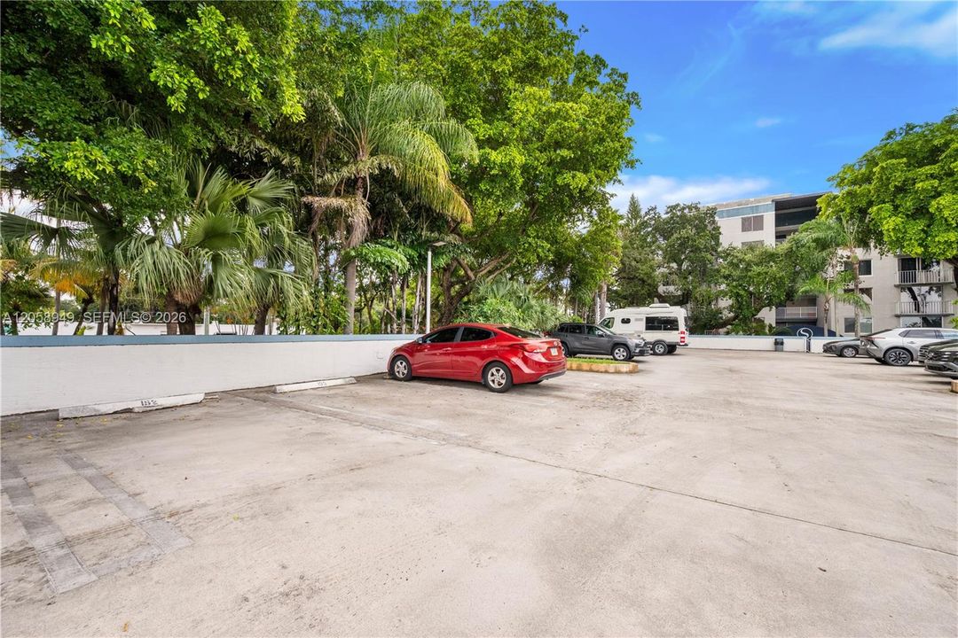 На продажу: $309,000 (2 спален, 2 ванн, 899 Квадратных фут)