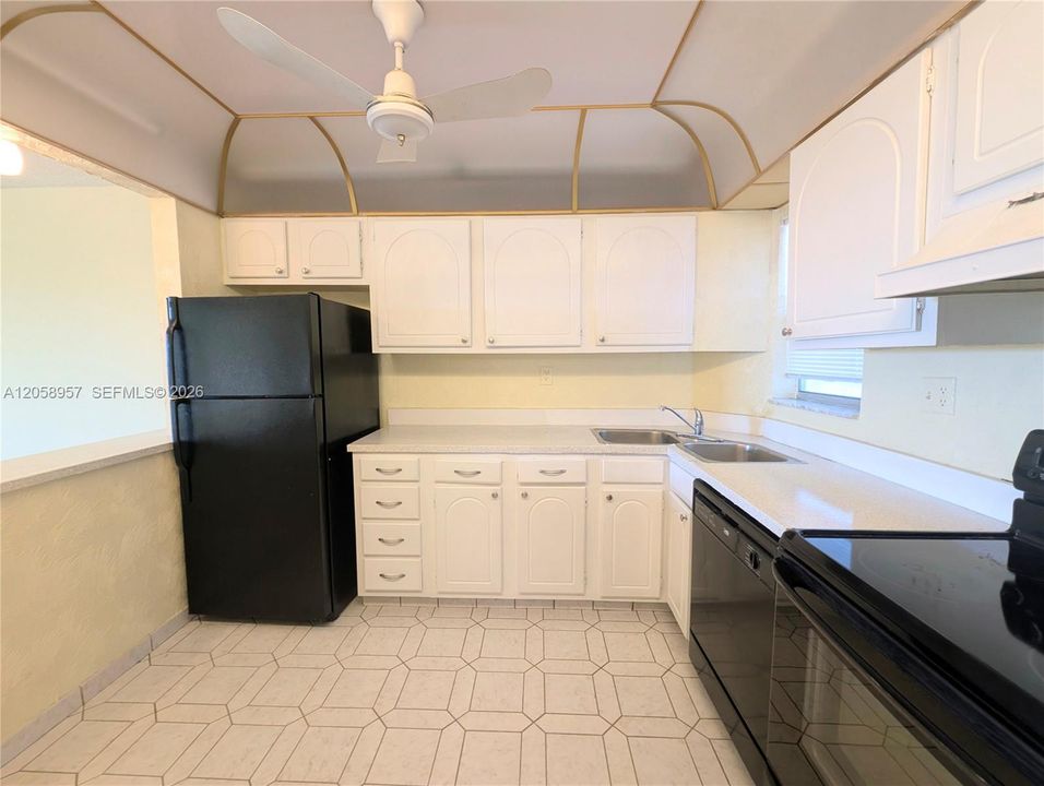 В аренду: $1,200 (1 спален, 1 ванн, 800 Квадратных фут)
