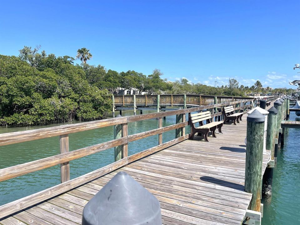 Shelley dock