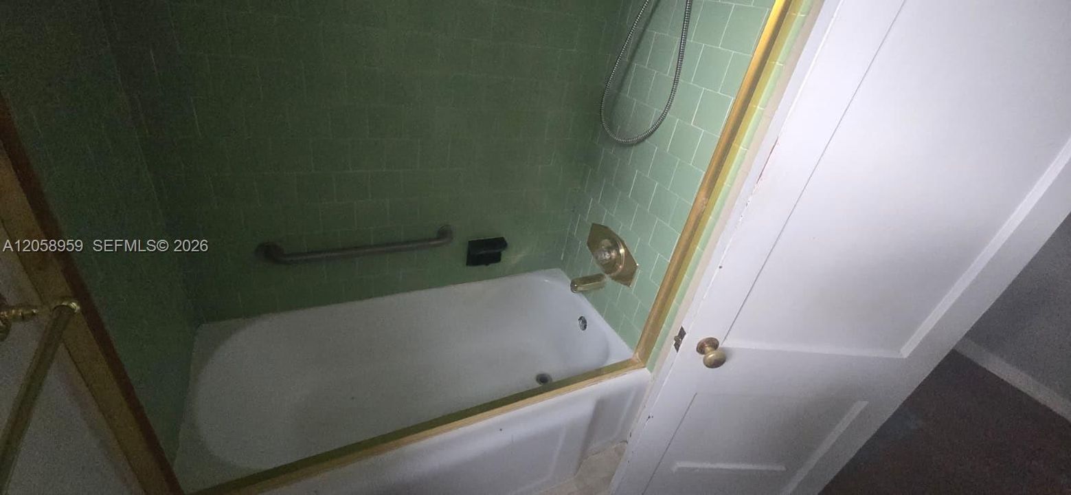 На продажу: $169,900 (4 спален, 1 ванн, 0 Квадратных фут)